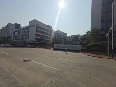 上市公司集团分租全新厂房五证齐全，花园式厂房，价格16元起